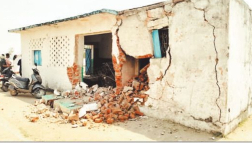 पालचुवा के स्कूल भवन को नुकसान पहुंचाने के मामले में एफआईआर दर्ज