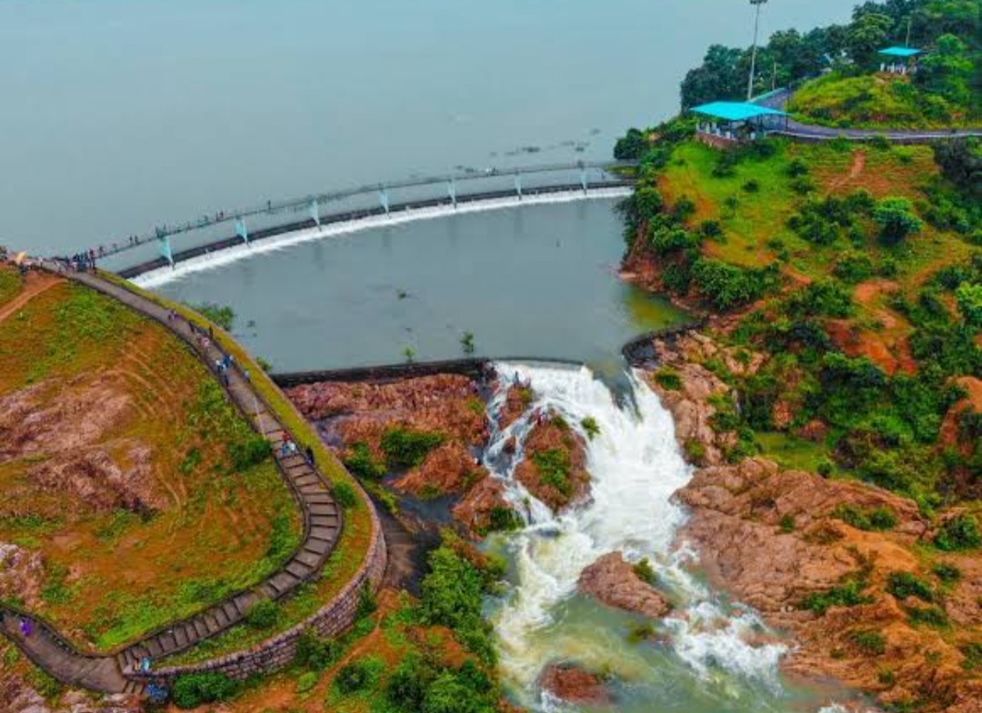 खोल दिए गए खूंटाघाट बांध के गेट, भरे जाएंगे तालाब