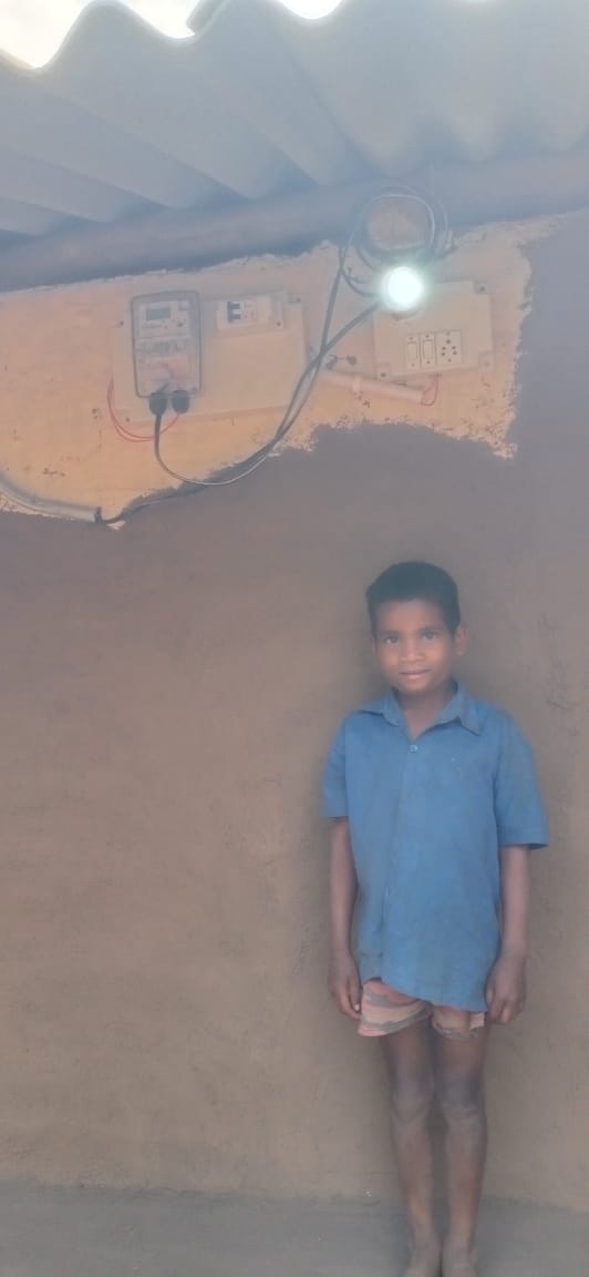 बस्तर सुरक्षित और समृद्ध भविष्य की ओर, गांवों तक बिजली पहुँचने से अंधकार और भय कम हुआ जीवन में आई रोशनी,ग्राम ईरपानार जहां दशकों बाद टूटा अंधेरा- पहली बार हुई बिजली से रौशन