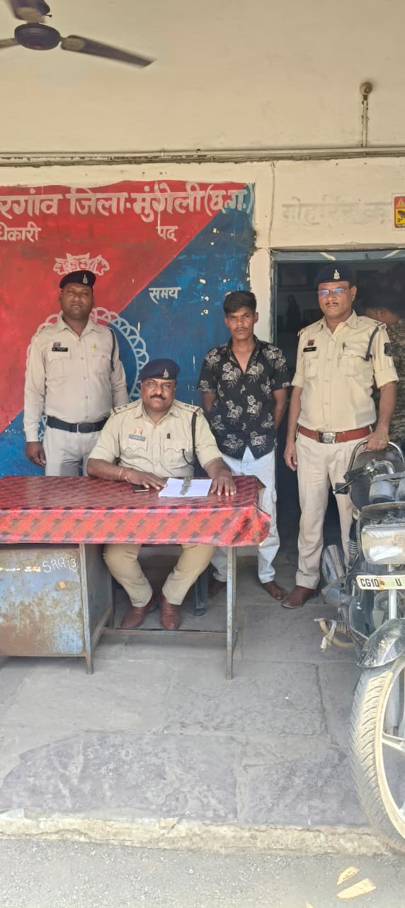 धारदार चाकू लेकर राहगीरों को डराने वाला युवक गिरफ्तार, पुलिस की त्वरित कार्रवाई