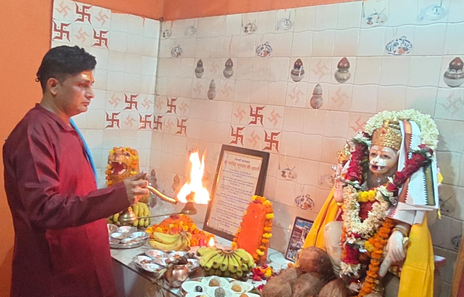 नृसिंह जन्म उत्सव में भक्तों का उमड़ा जन सैलाब