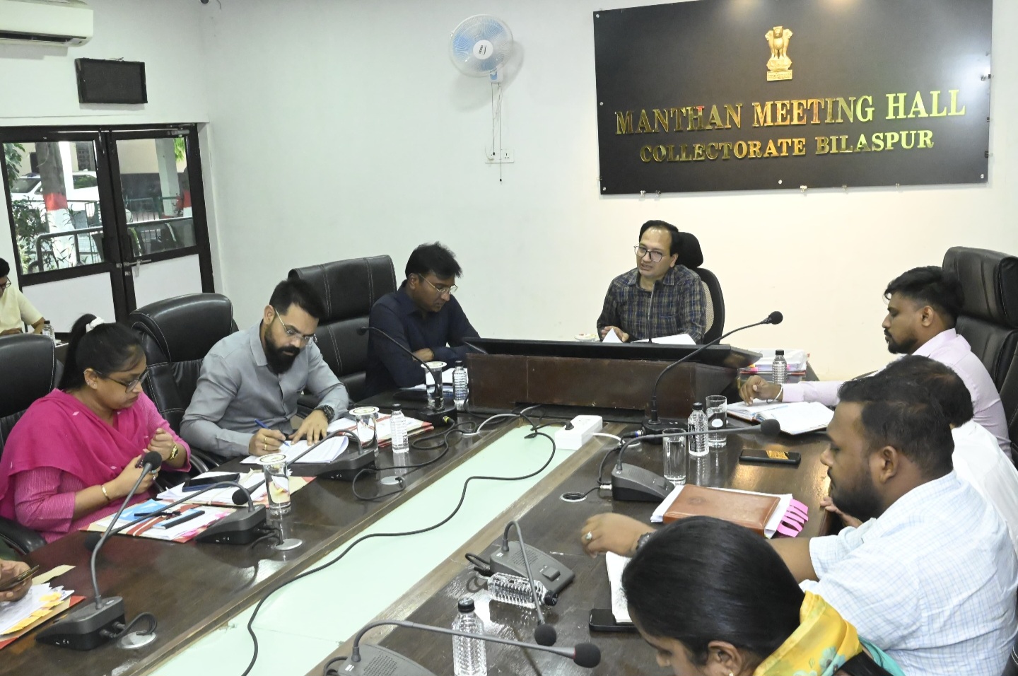 बिलासपुर: निजी स्कूलों को अब दिखानी होगी मान्यता, कलेक्टर सख्त—डीईओ से मांगी रिपोर्ट