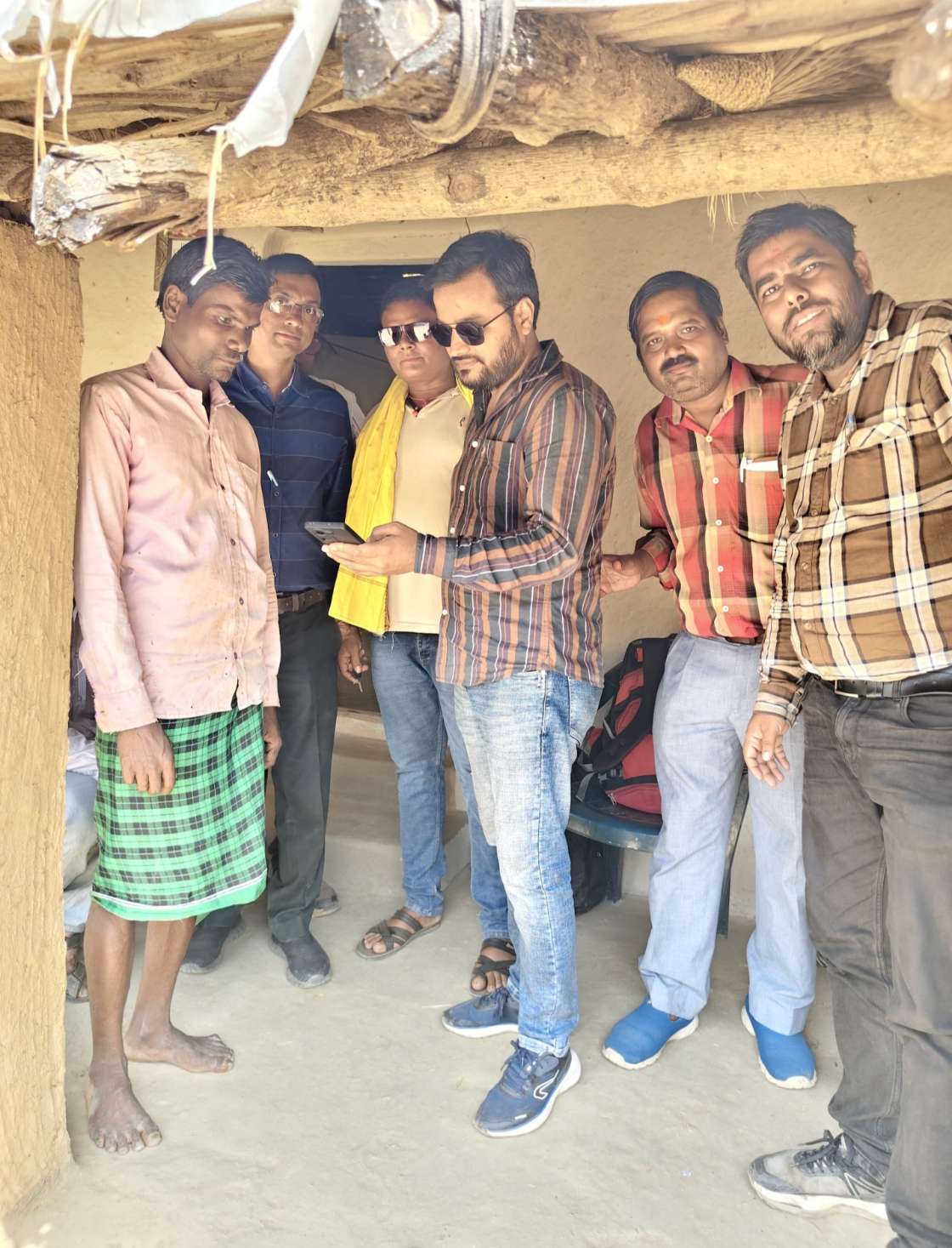 पीवीटीजी परिवारों के विकास की नई पहल : मोबाइल ऐप से घर-घर सर्वे शुरू, बैगा-बिरहोर बसाहटों में आधारभूत सर्वेक्षण प्रारंभ, योजनाओं से जुड़ेंगे हर परिवार