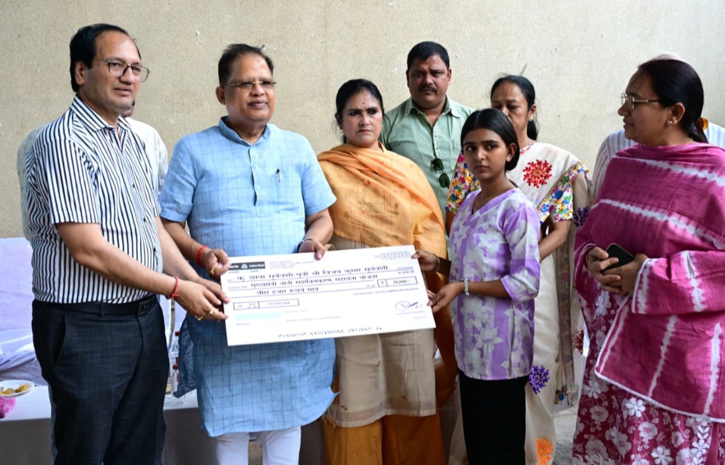 विधायक अमर अग्रवाल ने किया जन समस्या निवारण शिविर का शुभारंभ, अधिकांश आवेदनों का मौके पर समाधान, लखीराम ऑडिटोरियम में लगा जन समस्या निवारण शिविर, हितग्राहियों को मिली त्वरित राहत