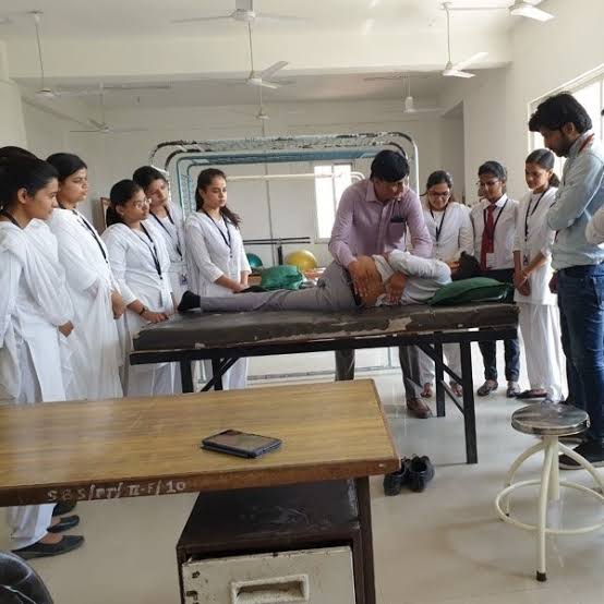 बिलासपुर में खुलेगा शासकीय फिजियोथेरेपी कॉलेज, पुराने आरटीओ भवन में अस्थायी संचालन की तैयारी