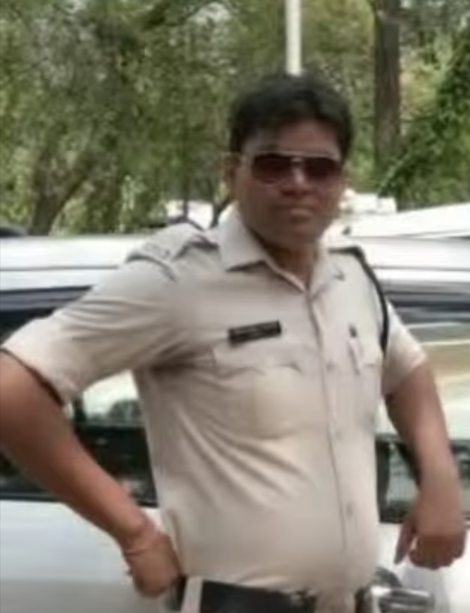 ऑपरेशन के दौरान आरक्षक की मौत, परिजनों ने अस्पताल पर लगाया लापरवाही का आरोप, हंगामा