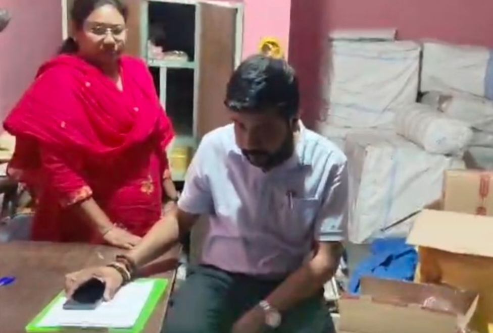 एवरेस्ट ब्रांड के नाम पर बिक रहा था शहर में नकली मसाला,&nbsp; लाखों का माल किया गया जप्त