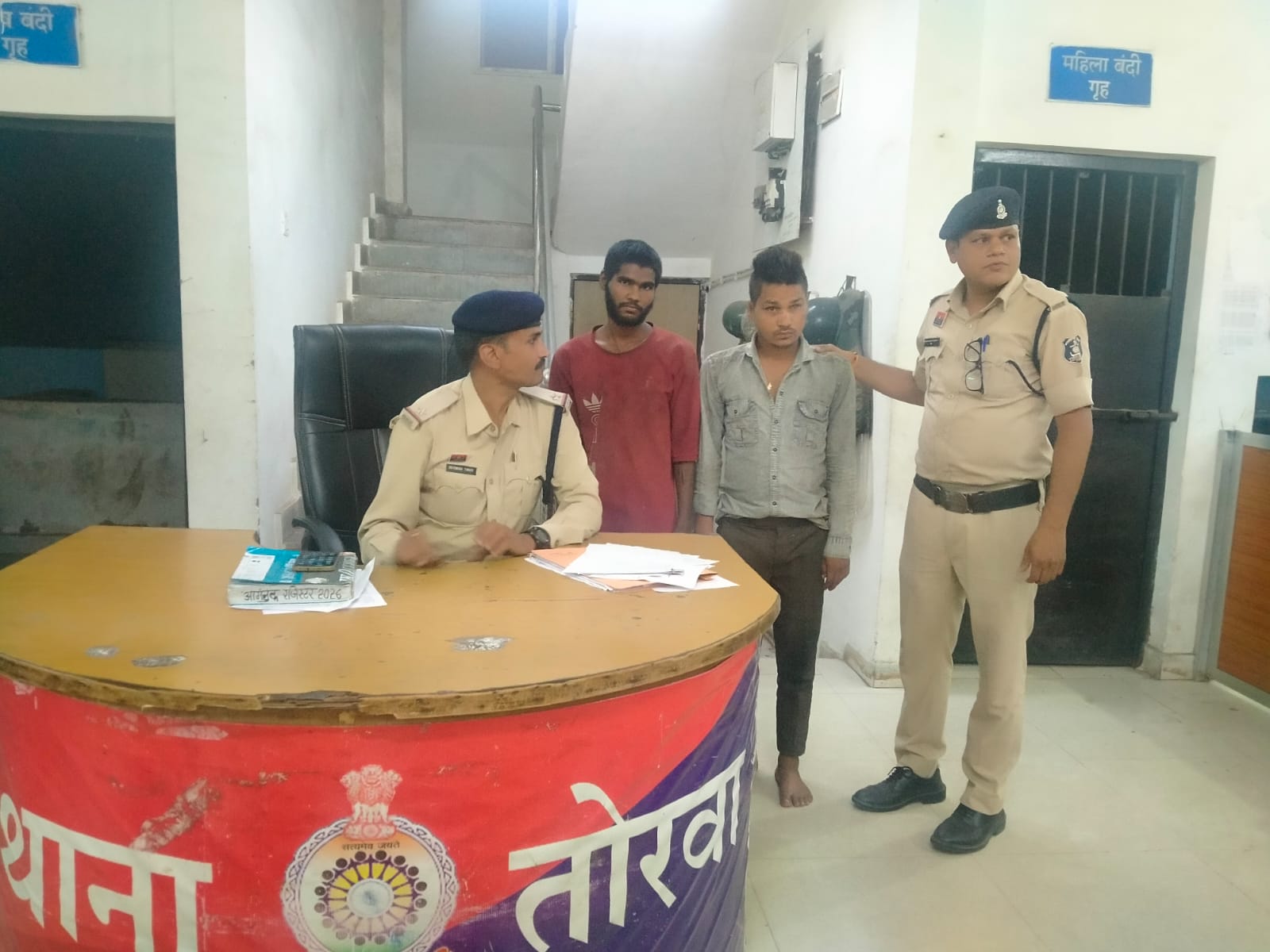 महिला पर चाकू से हमला करने वाले दो आरोपी गिरफ्तार, तोरवा पुलिस की कार्रवाई, दोनों सगे भाई निकले आदतन बदमाश