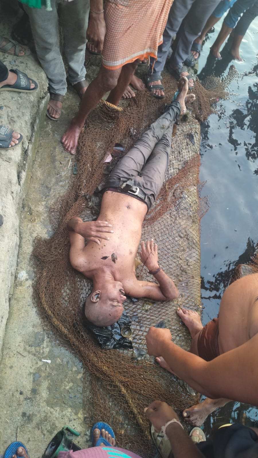 तालाब में डूबने से युवक की मौत,&nbsp; मां की भी हुई है कुछ समय पहले मौत, दशगात्र कार्यक्रम के दौरान हुआ यह हादसा