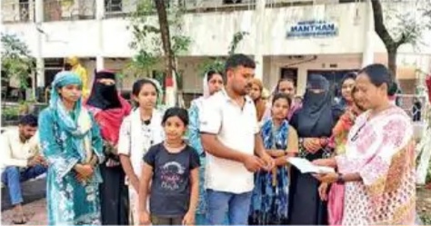मेयर के वार्ड में पानी को लेकर फूटा गुस्सा, महिलाओं ने कलेक्टोरेट घेरा, बोलीं- शिकायत करते थक गए, न पानी मिला न सुनवाई; मेयर और जनप्रतिनिधियों पर उपेक्षा के आरोप
