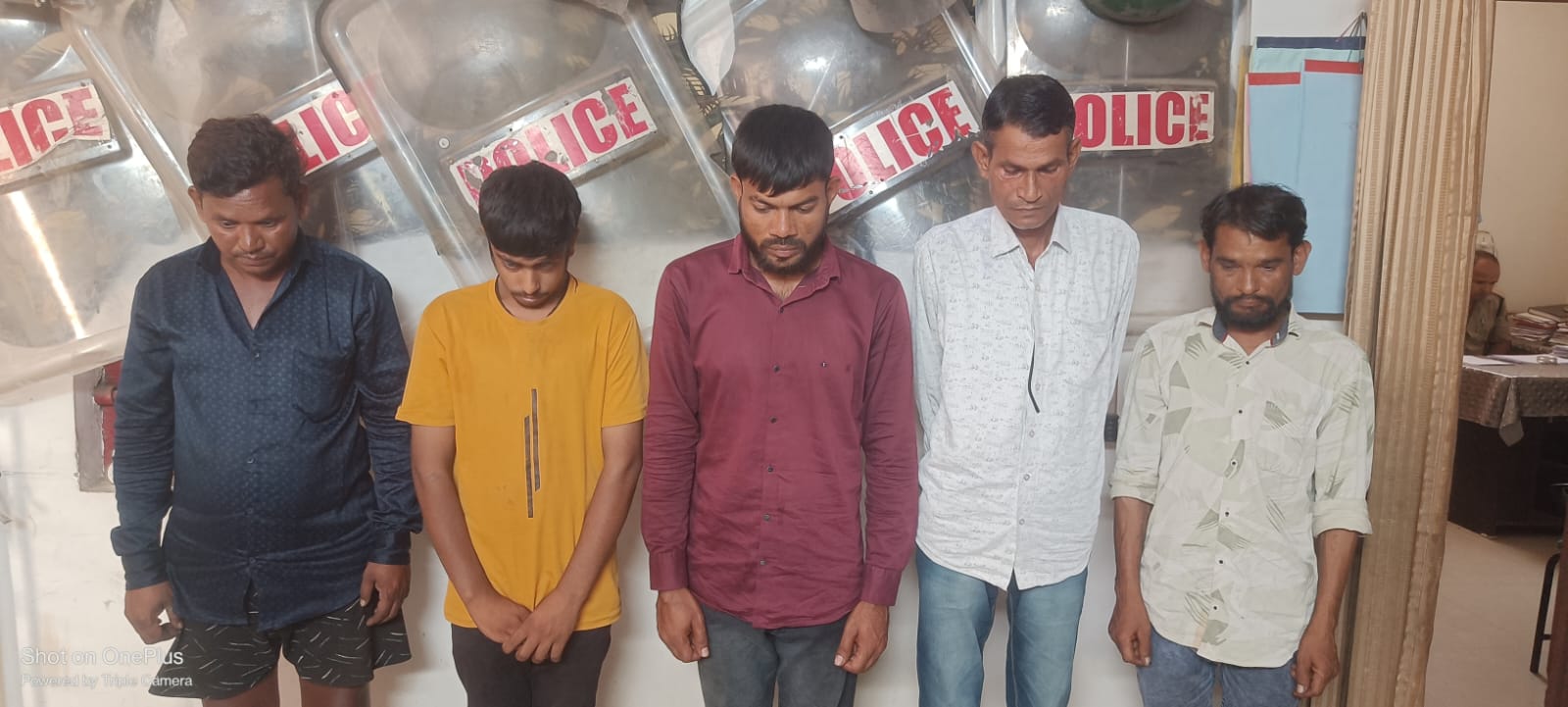चकरभाठा पुलिस की प्रतिबंधात्मक कार्रवाई, 5 बदमाश गिरफ्तार