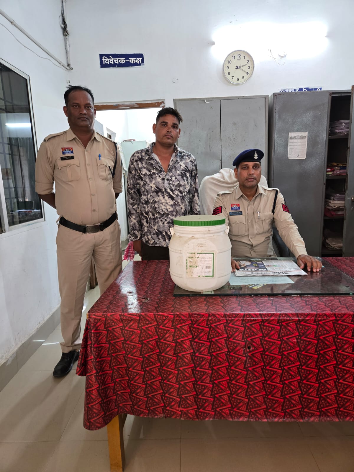 अवैध शराब के साथ पकड़ाया शराब कारोबारी