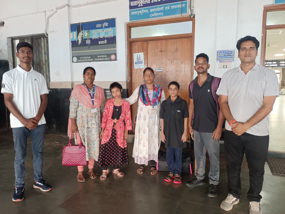 सोशल मीडिया की सतर्कता और ‘टीम मानवता’ के प्रयास से रंग लाई खुशी: तमिलनाडु के आश्रम से सकुशल रेस्क्यू कर मनेंद्रगढ़ भेजे गए दो लापता मासूम बच्चे
