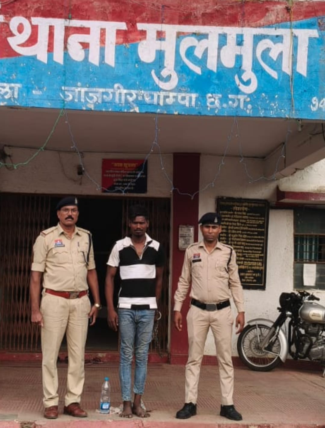 टेंट उखाड़ने से मना करने पर युवक ने की मारपीट, चाकू लेकर घर में घुसा आरोपी गिरफ्तार