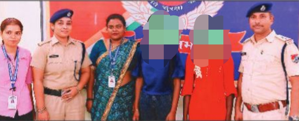 रेलवे स्टेशन से मिली दो नाबालिगो को किया गया चाइल्ड लाइन के हवाले