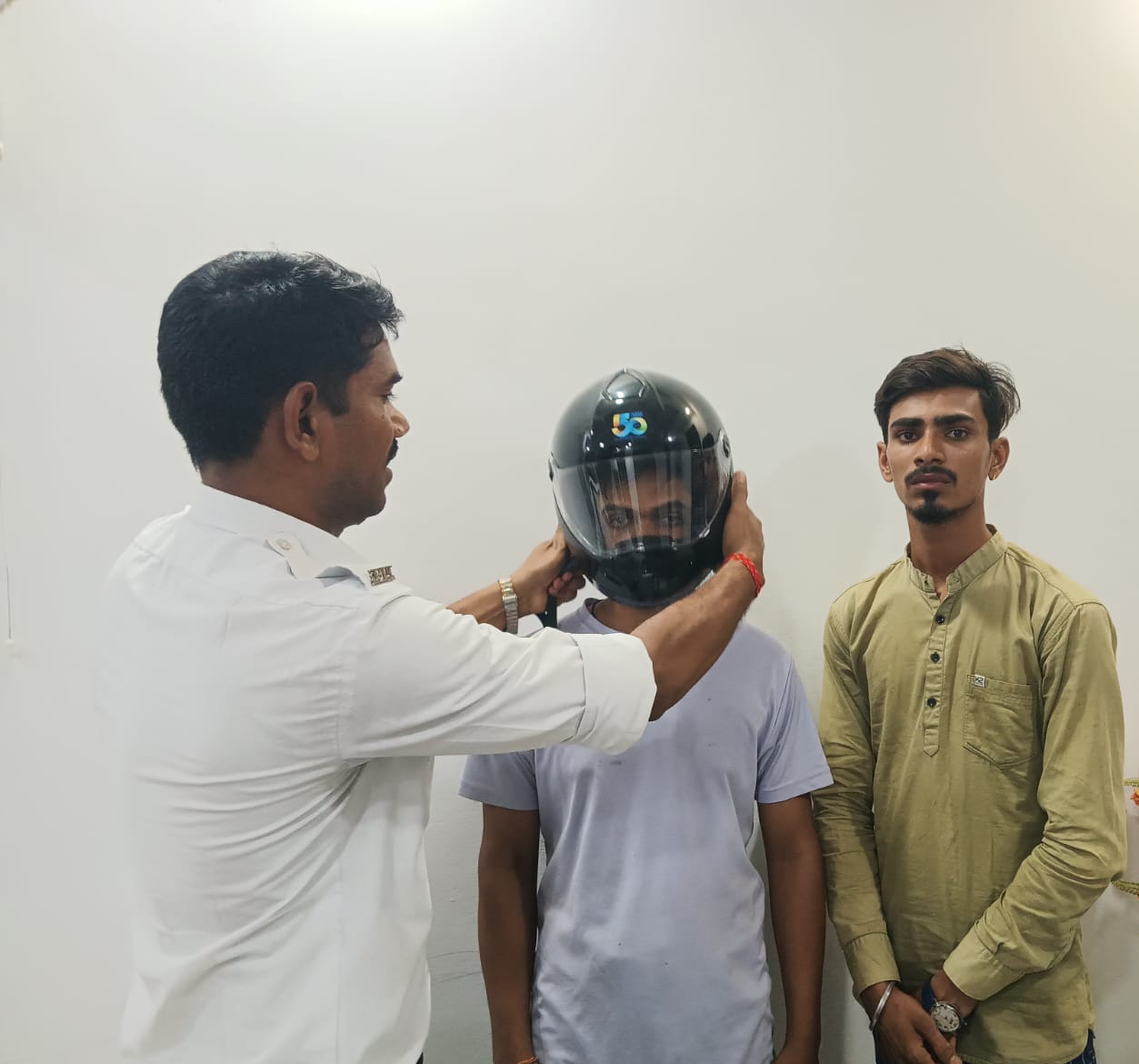 फर्जी वीडियो वायरल कर पुलिस की छवि खराब करने की कोशिश, यू-ट्यूब इंफ्लूएंसर को नोटिस