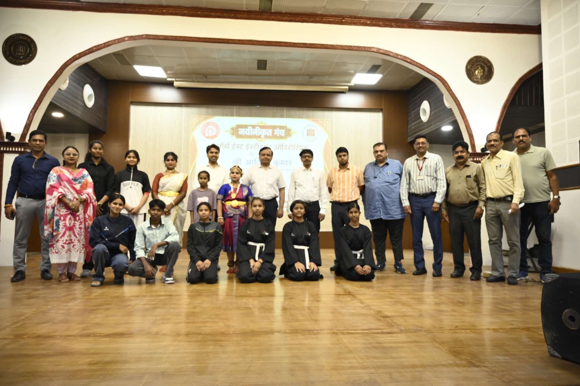 रेलवे नॉर्थ ईस्ट इंस्टिट्यूट सभागार के पुनरुद्धार के बाद किया गया लोकार्पण