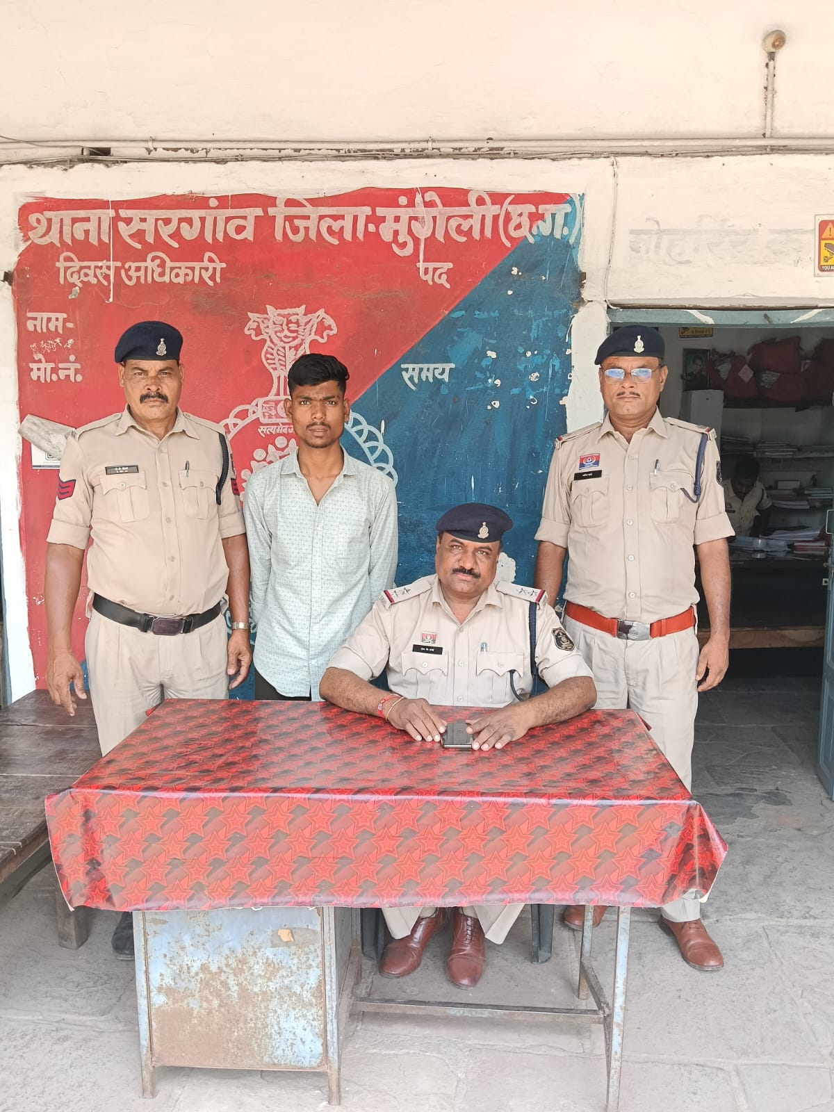 बारात में चाकूबाजी कर हत्या करने वाला फरार आरोपी पेंड्रा रोड रेलवे स्टेशन से गिरफ्तार