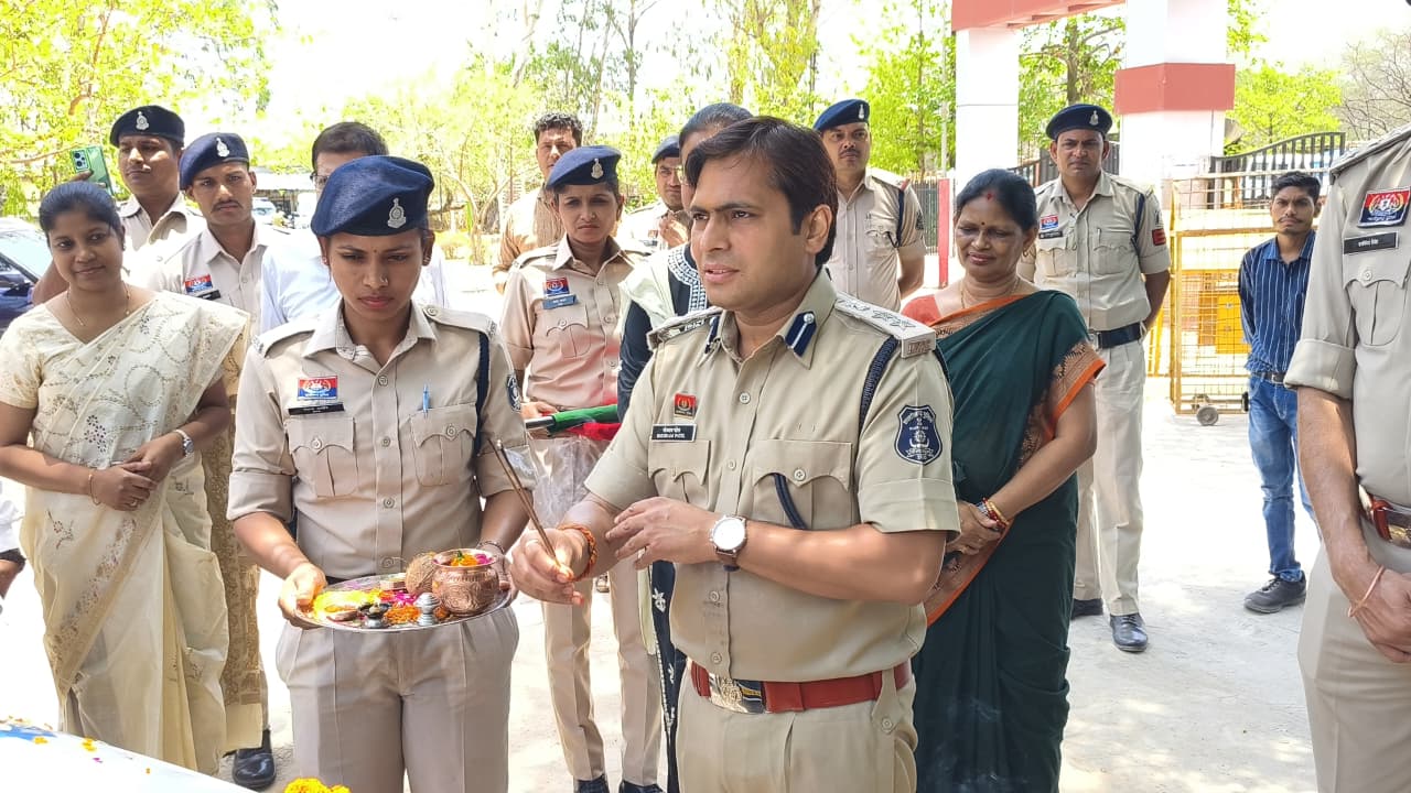 मुंगेली पुलिस को मिली अत्याधुनिक मोबाइल फॉरेंसिक वैन, अपराध जांच में आएगी तेजी