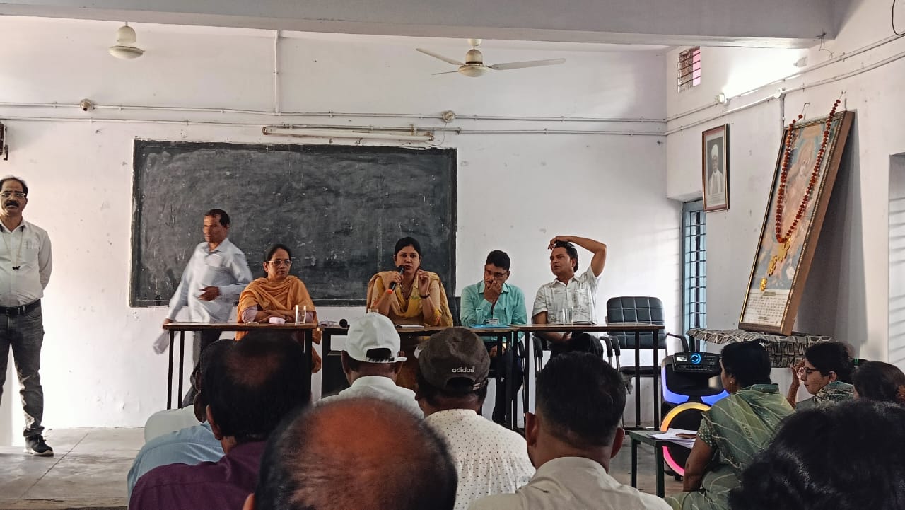 शिवनन्दनपुर नगर पंचायत आम निर्वाचन 2026 हेतु अभ्यर्थियों की महत्वपूर्ण बैठक संपन्न, रिटर्निंग ऑफिसर ने दी निर्वाचन प्रक्रिया, आचार संहिता एवं मतदान संबंधी विस्तृत जानकारी