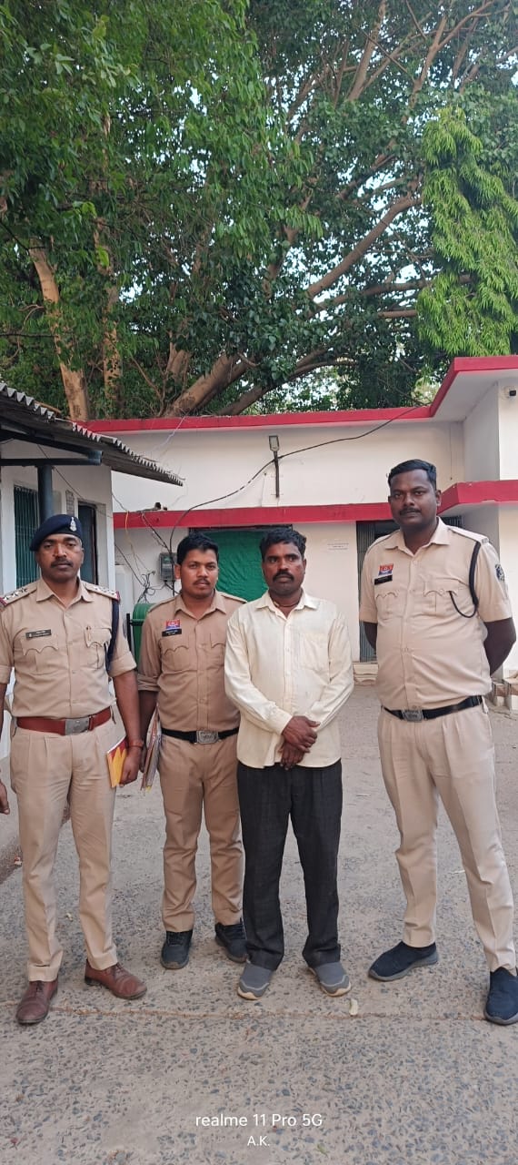 फर्जी तरीके से भूमि हड़पने वाले आरोपी को थाना चंदौरा पुलिस ने किया गिरफ्तार।