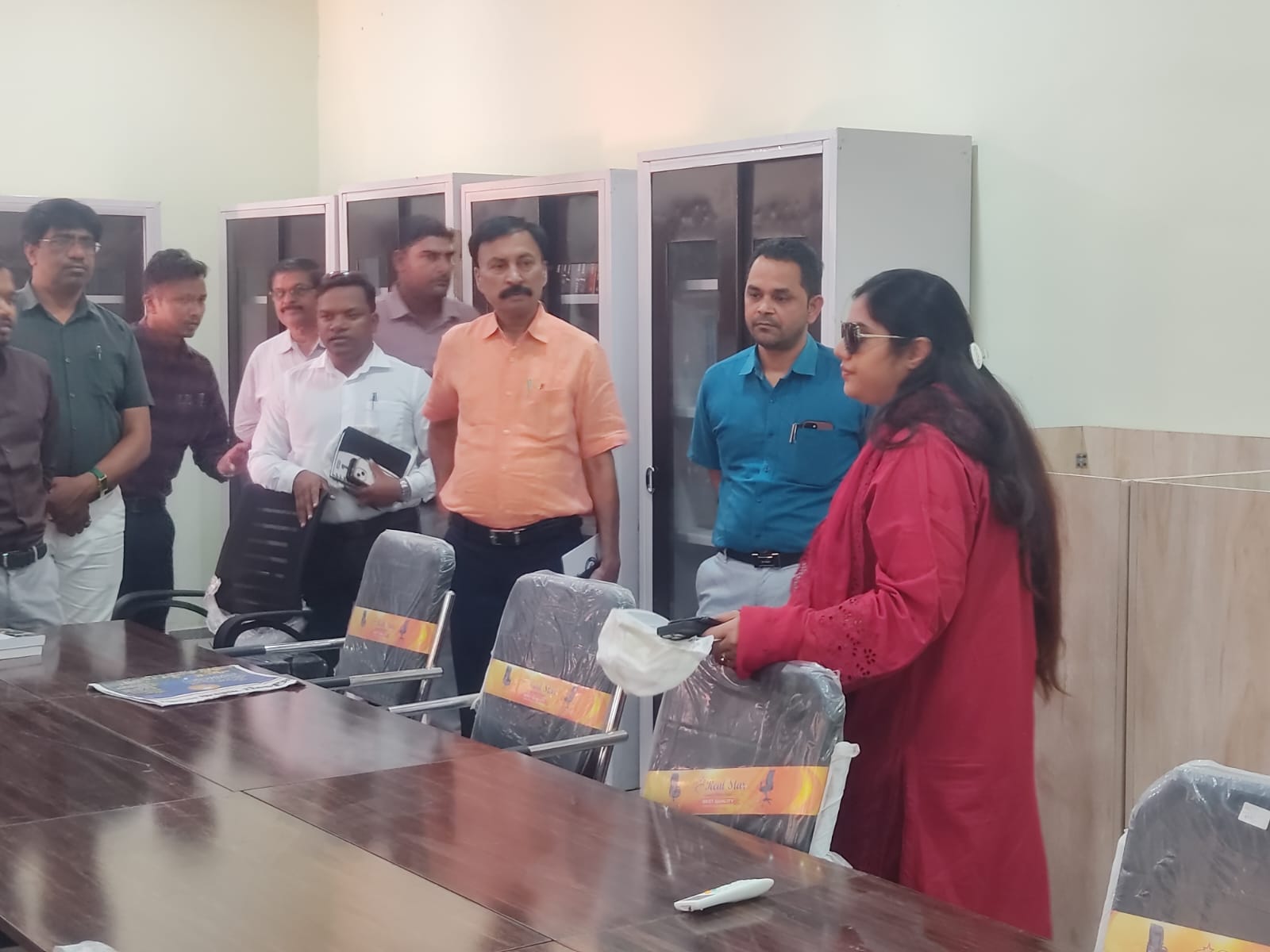 कलेक्टर श्रीमती रेना जमील ने रामानुजनगर विकासखंड का किया निरीक्षण, निर्माण कार्यों, स्वास्थ्य सुविधाओं और जनहित योजनाओं की समीक्षा कर दिए आवश्यक निर्देश