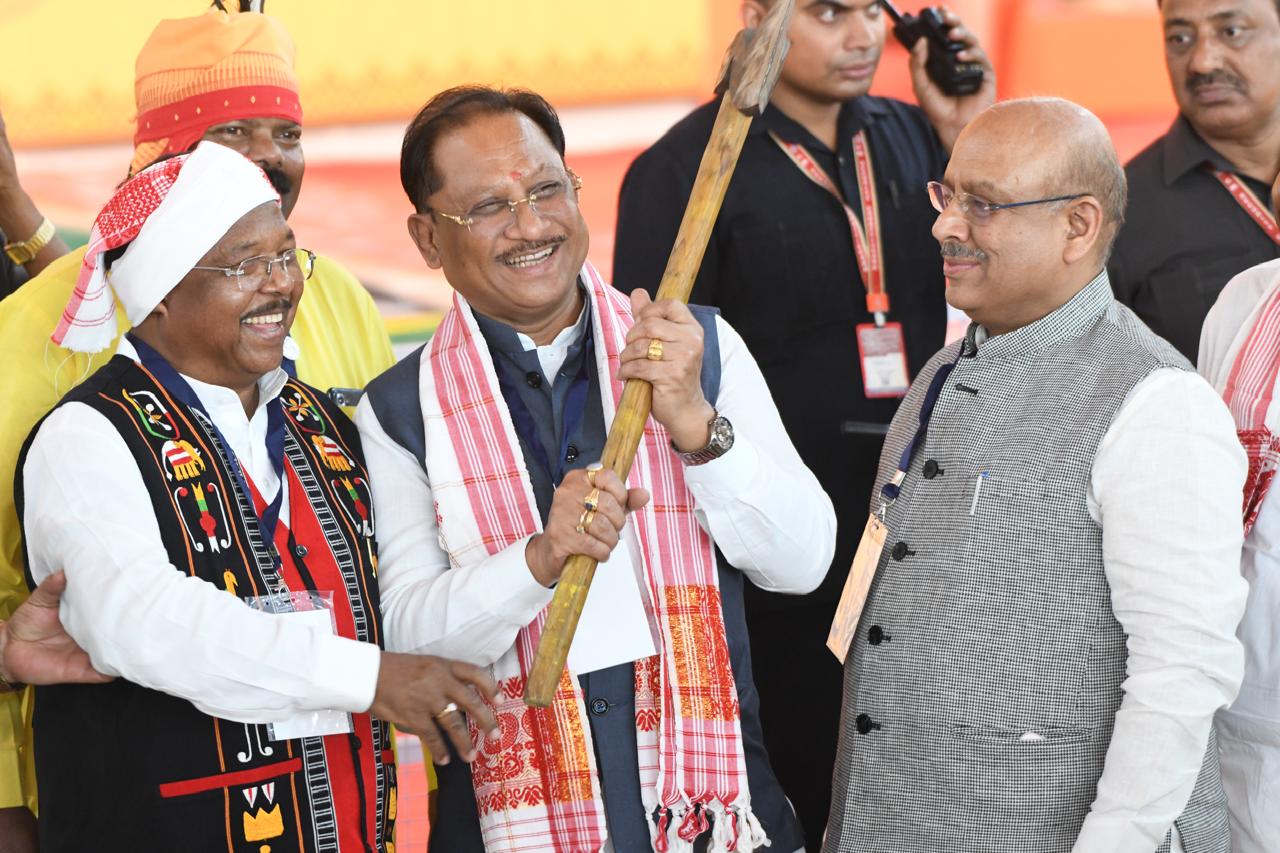 लाल किला मैदान से गूंजा जनजातीय गौरव का स्वर, राष्ट्रीय जनजाति समागम में बोले विष्णुदेव साय — जनजातीय समाज दुनिया को सिखा सकता है प्रकृति संग विकास