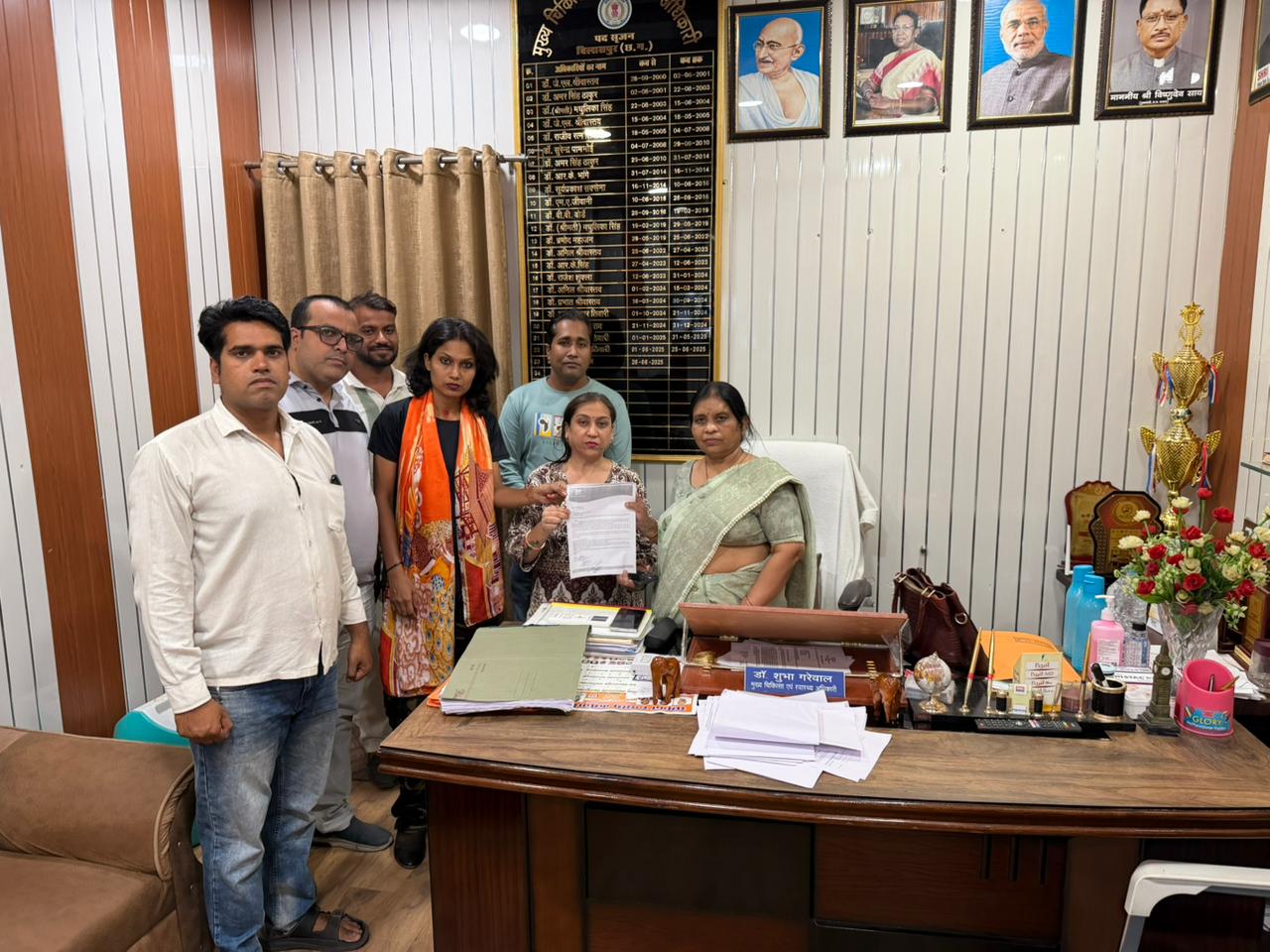 निजी अस्पतालों की मनमानी और ब्लड बैंकों से साठगांठ पर रोक लगाने की मांग, बिलासपुर Ngo महासंघ ने CMHO को सौंपा ज्ञापन