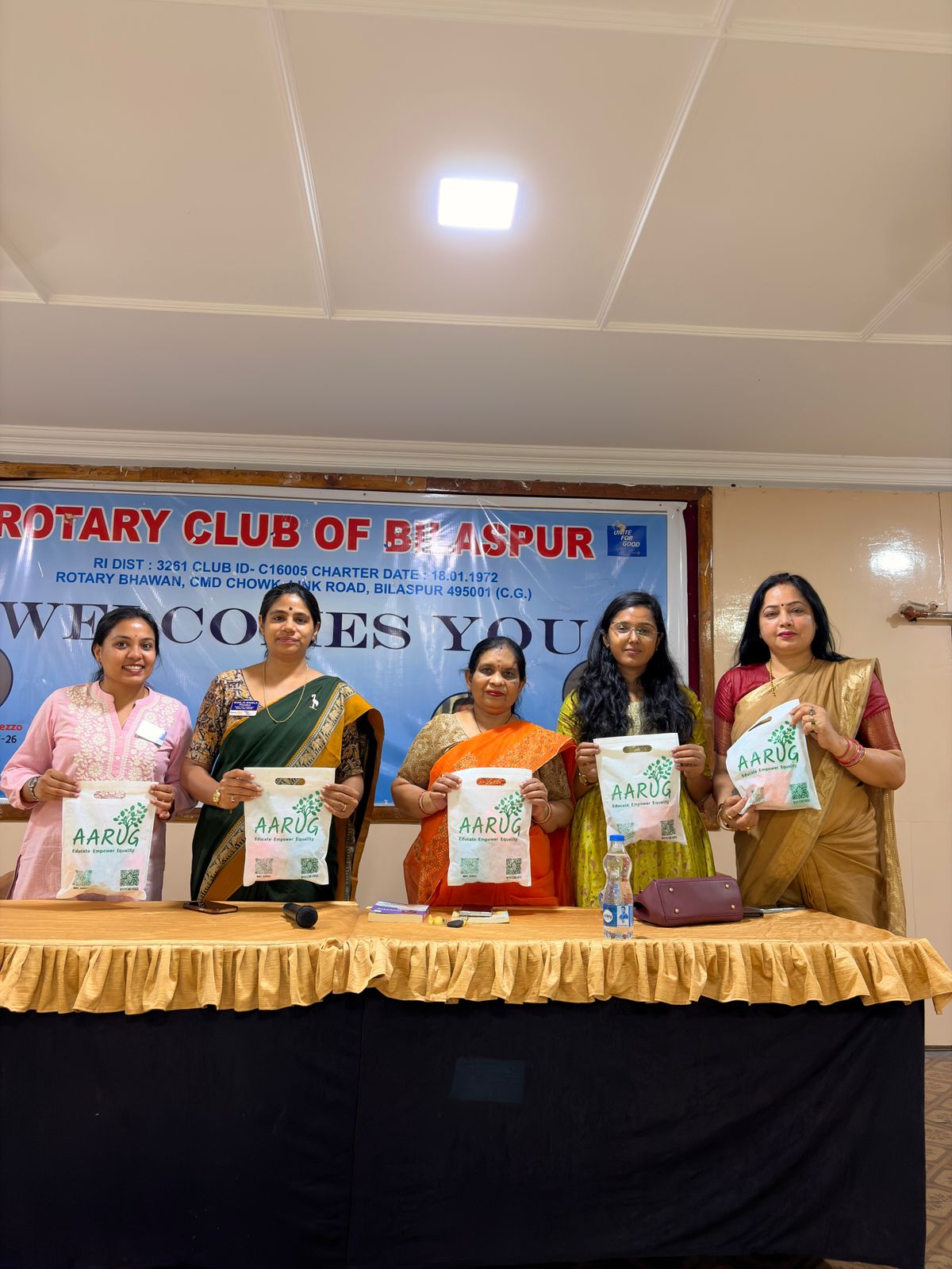 रोटरी क्लब बिलासपुर द्वारा मासिक धर्म स्वच्छता जागरूकता कार्यक्रम एवं निःशुल्क सैनिटरी नैपकिन वितरण