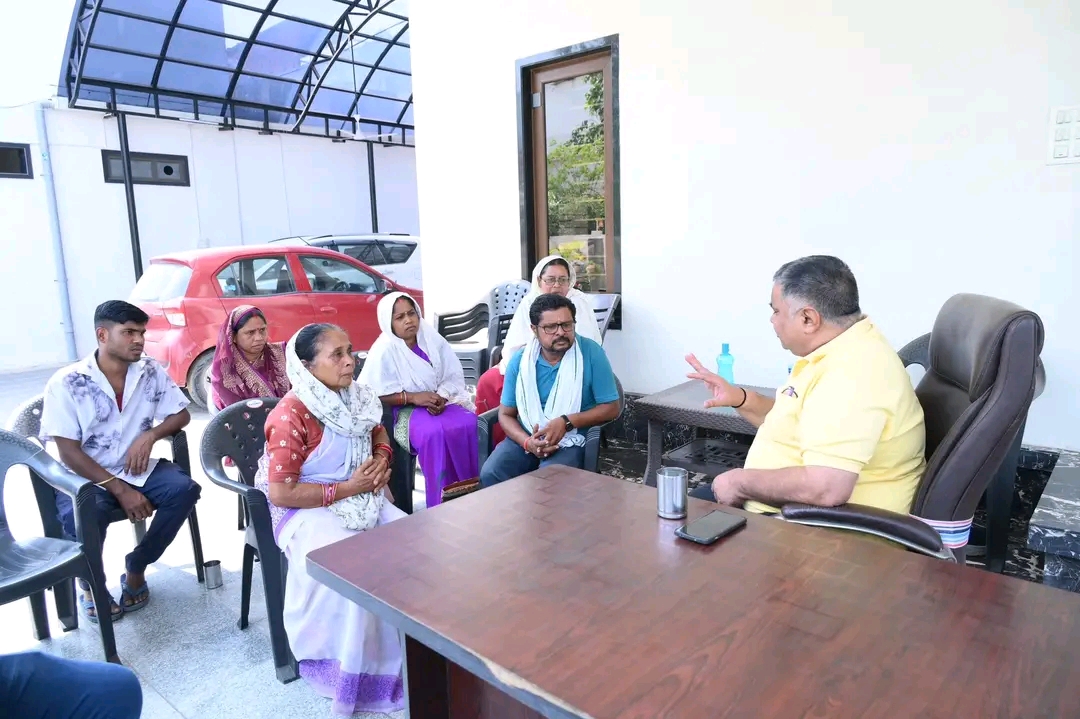 जनदर्शन में कैबिनेट मंत्री, राजेश अग्रवाल ने सुनीं जनसमस्याएं, त्वरित निराकरण के दिए निर्देश,,,