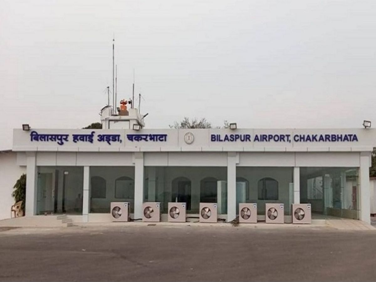 बिलासा एयरपोर्ट में पहली बार रात में विमान की लैंडिंग और टेकऑफ, दिल्ली फ्लाइट ने रचा इतिहास