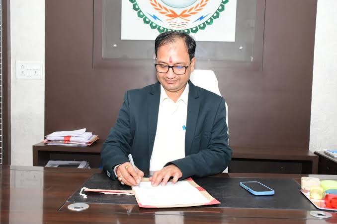 बोर्ड परीक्षा में खराब प्रदर्शन पर कलेक्टर सख्त, 10वीं में जिला 30वें और 12वीं में 27वें स्थान पर पहुंचा, 183 स्कूलों के प्राचार्यों को नोटिस
