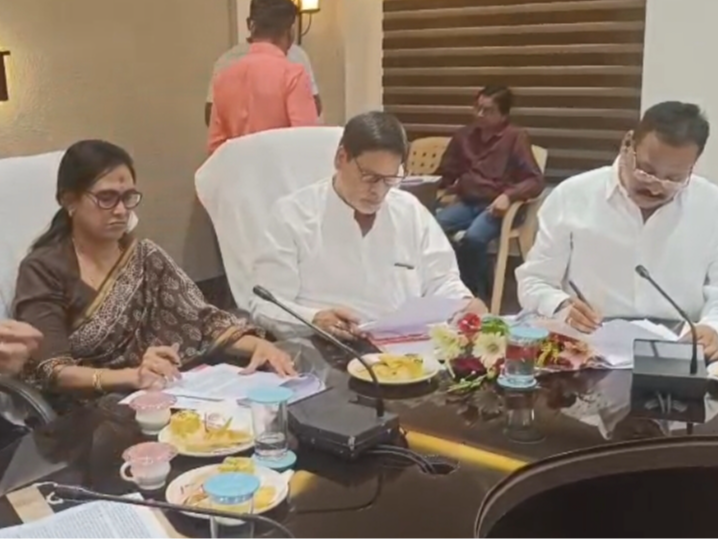 एमआईसी बैठक में ‘निष्क्रिय’ टिप्पणी पर हंगामा, मेयर और सदस्य बंधु मौर्य के बीच तीखी नोकझोंक