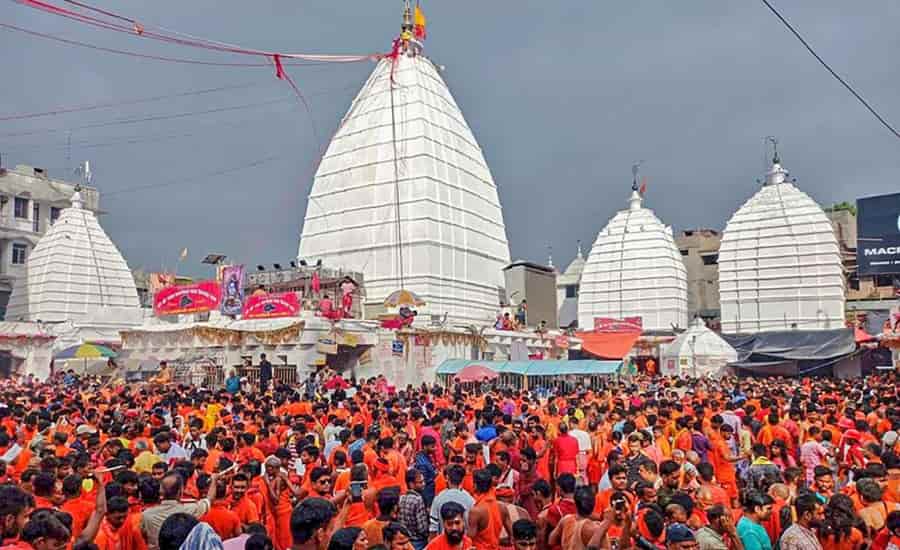बाबाधाम जाने वाले श्रद्धालुओं को टिकट संकट, आरक्षण केंद्र में हंगामा