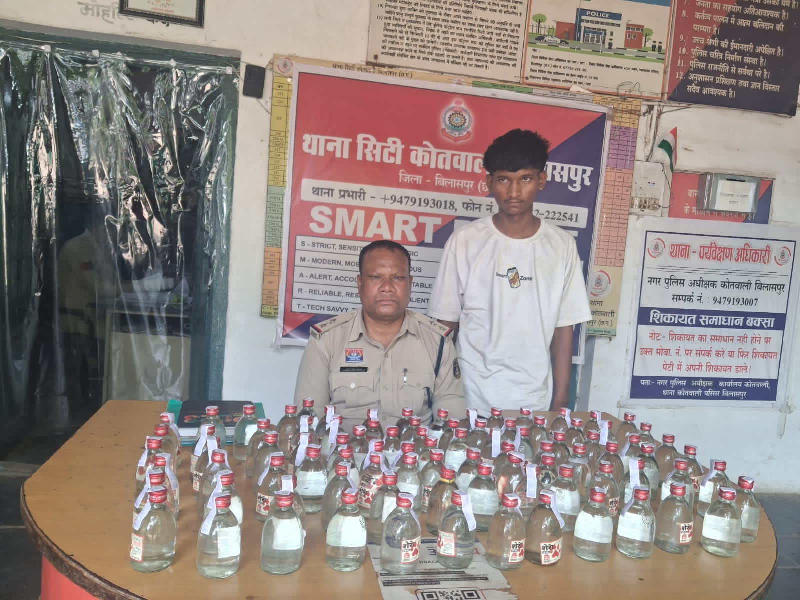 ऑपरेशन प्रहार के तहत अवैध शराब बेचते युवक गिरफ्तार, 90 पाव शराब जब्त