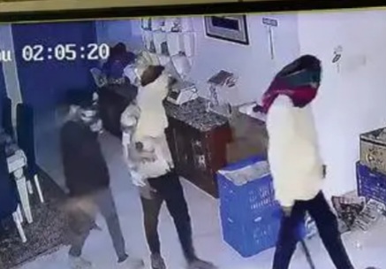 सूने फॉर्म हाउस में चोरी, नकदी और जेवरात समेत 7 लाख रुपए का माल पार