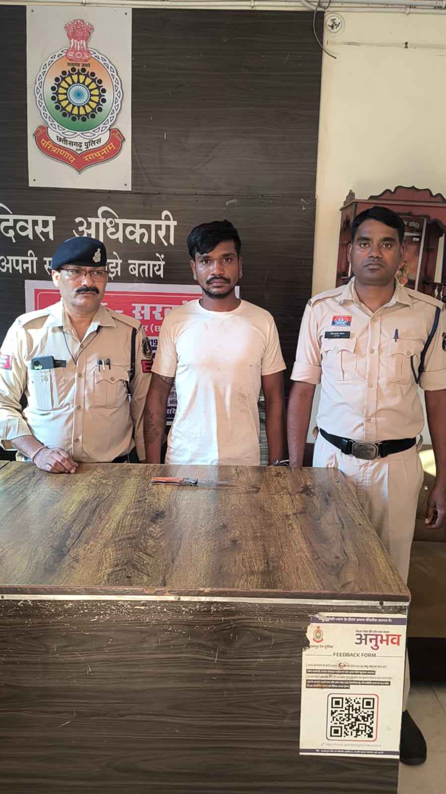 DLS कॉलेज के पास चाकू लहराकर लोगों को डरा रहा युवक गिरफ्तार, आर्म्स एक्ट के तहत कार्रवाई
