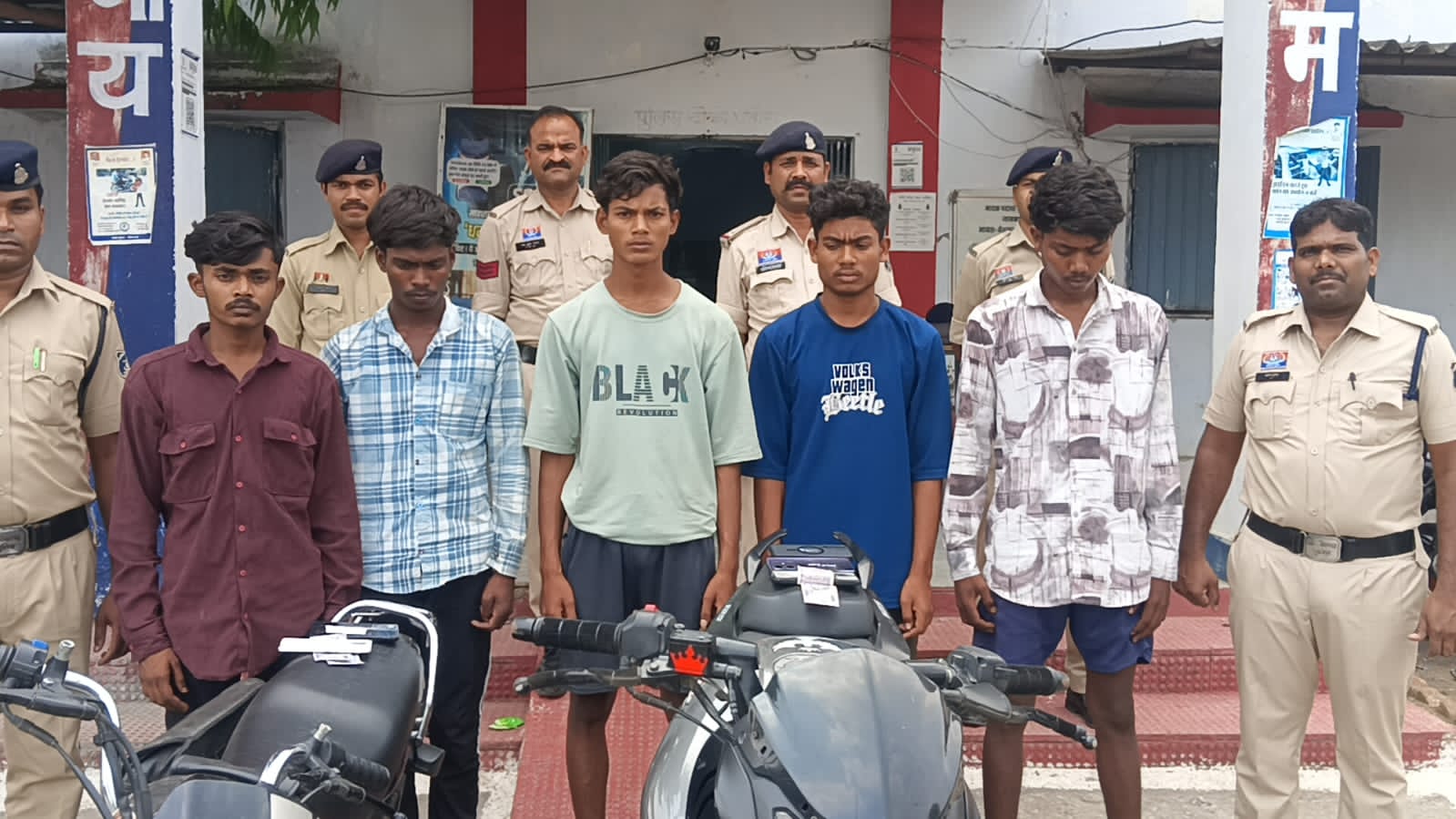 झपटमार गिरोह का भंडाफोड़, 5 आरोपी गिरफ्तार, दो नाबालिग भी पकड़े गए