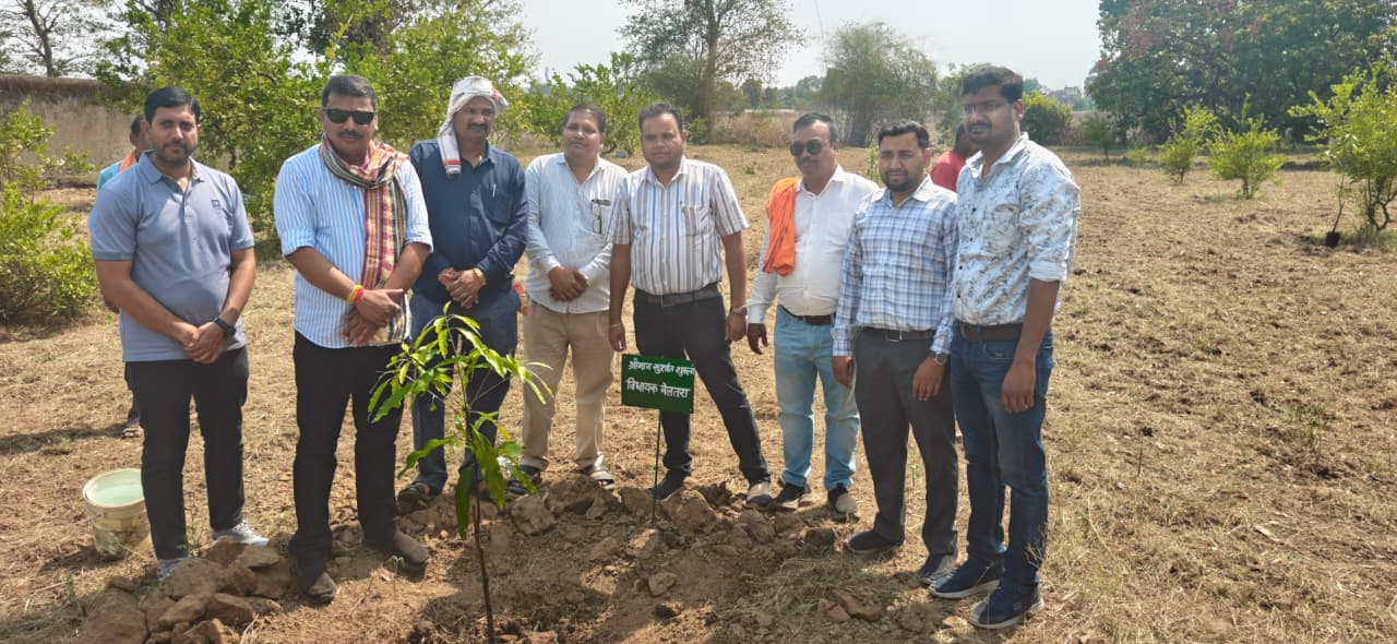 विधायक सुशांत शुक्ला ने किया पौधरोपण, पर्यावरण संरक्षण का दिया संदेश