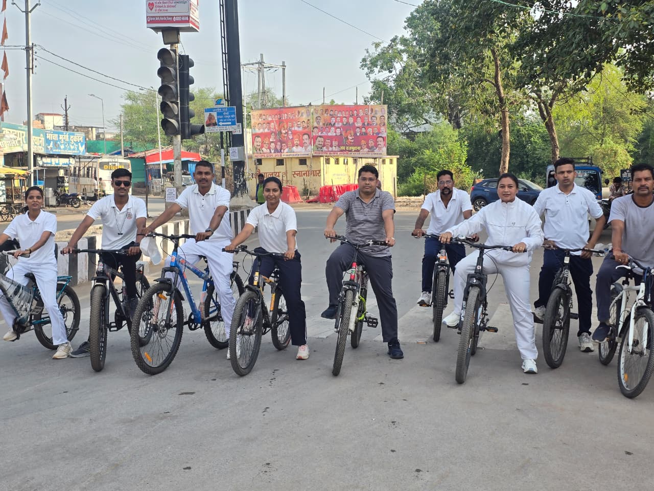 विश्व साइकिल दिवस पर मुंगेली पुलिस की साइकिल रैली, फिटनेस के प्रति किया जागरूक