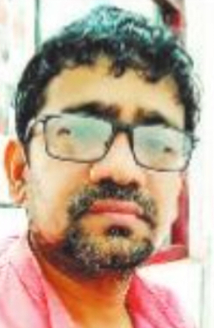 बैल के हमले में एक आंख खोने से परेशान चिकित्साकर्मी ने फांसी लगाकर दी जान