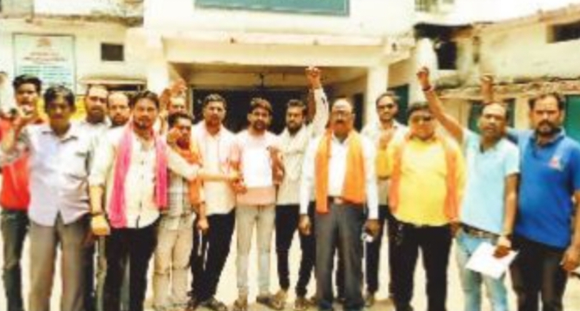 4 महीने से वेतन नहीं मिलने पर विरोध में कचरा कलेक्शन बंद
