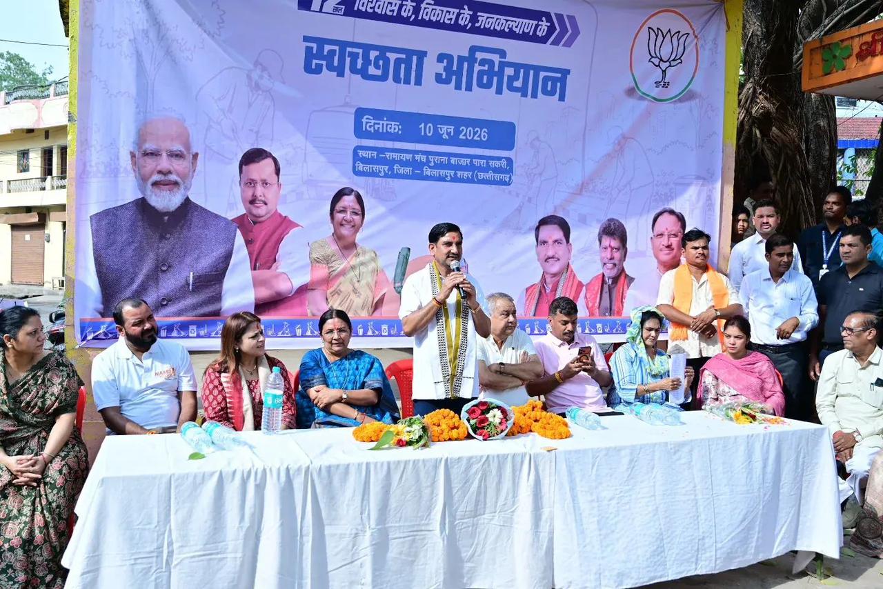 केंद्रीय राज्य मंत्री सावित्री ठाकुर ने किया सुपर स्पेशलिटी अस्पताल का निरीक्षण
