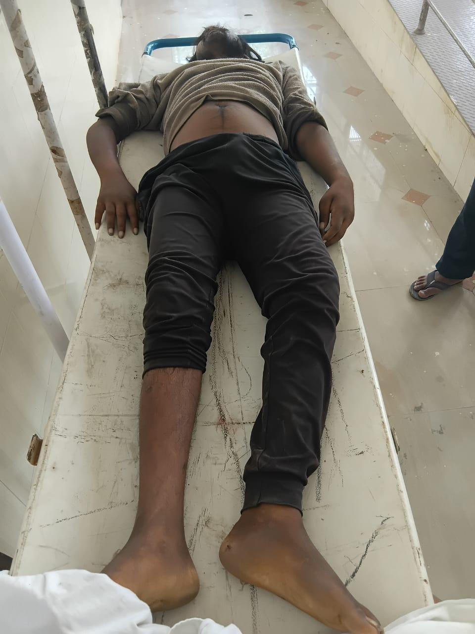 महामाया मंदिर परिसर के पास संदिग्ध अवस्था में युवक की मौत, पहचान नहीं हो सकी