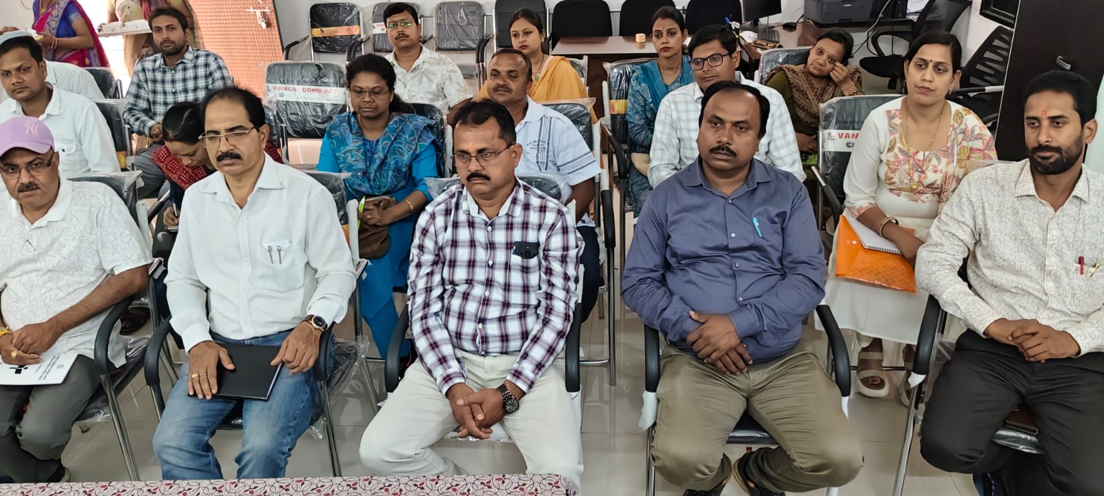 जिला स्तरीय प्रश्नपत्र निर्माण समिति की बैठक संपन्न, ब्लूप्रिंट आधारित प्रश्नपत्रों से होगी परीक्षाओं की बेहतर तैयारी, 2027 में प्रदेश के टॉप-10 में स्थान बनाने का लक्ष्य