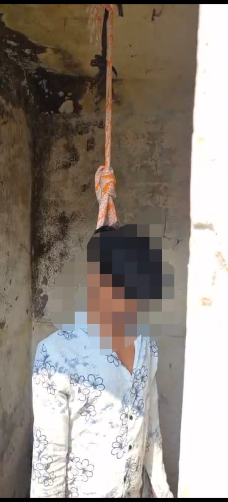 लिंगियाडीह में युवक का शव फंदे पर मिला, पुलिस जांच में जुटी