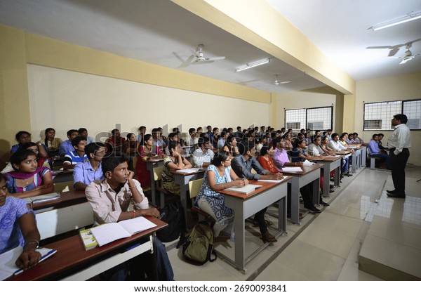 नए सत्र में कॉलेजों पर सख्ती: 75% उपस्थिति अनिवार्य, कम हाजिरी पर अभिभावकों को सूचना